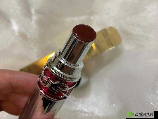 YSL 口红水蜜桃色号 6004:魅力新绽
