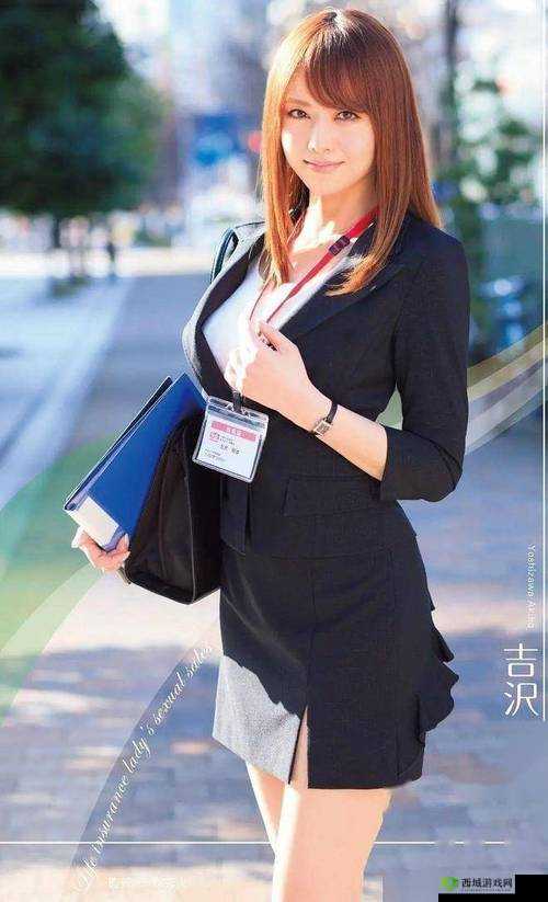 吉泽明步人妻：温柔主妇的秘密生活